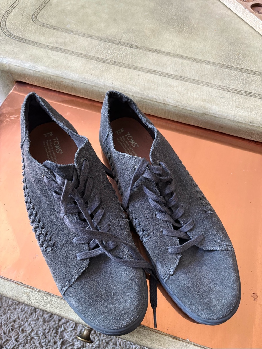 TOMS women’s Grey Suede Lace-Up Casual Sneakers